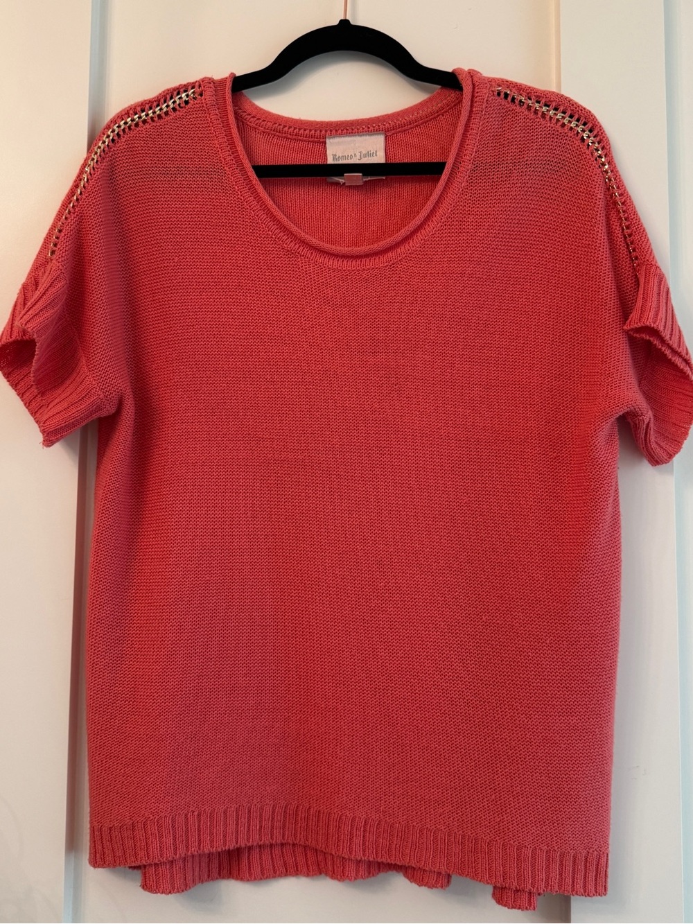 Romeo + Juliet Coral Knit Short Sleeve Sweater